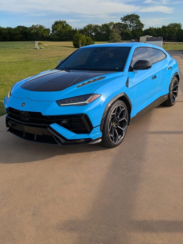 2024 Lamborghini Urus Performance