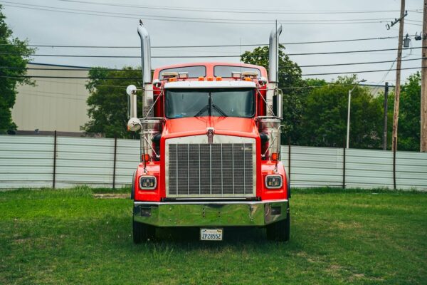Red Kenworth W900L