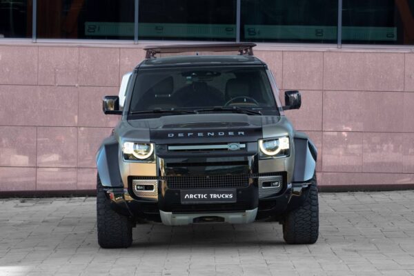 Land Rover Defender Arctic