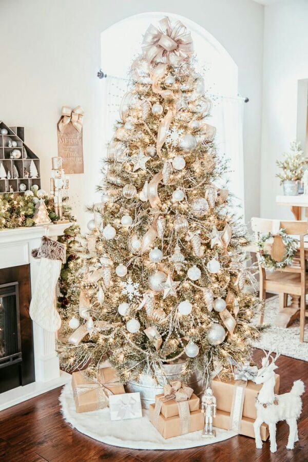 Champagne & White Glamour Christmas Tree with Warm Lights – 7ft Winter Elegance