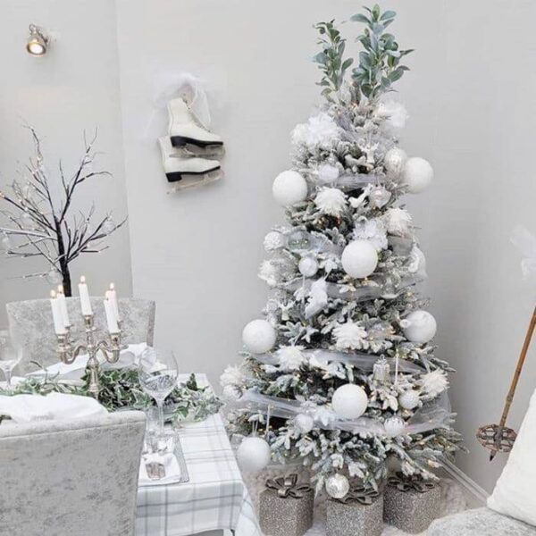 All-White Winter Wonderland Flocked Christmas Tree – 6ft Pure Elegance