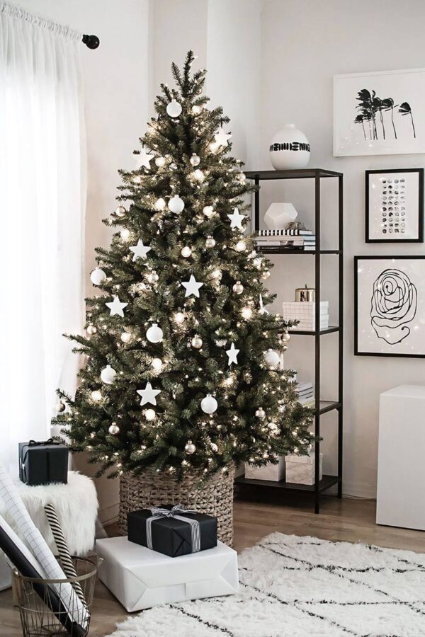 Minimalist Monochrome Christmas Tree with White Stars – 6ft Modern Nordic